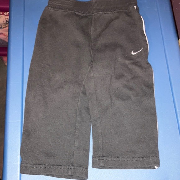 Nike Basketball 2 piece set Hooded fleece sweatshirt with zipper and gray pants - Picture 2 of 6